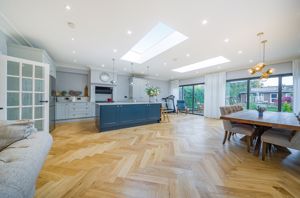 Kitchen diner angle 1- click for photo gallery